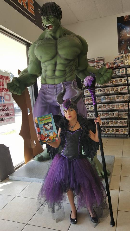 halloweencomic's tweet photo. The winners of the #HCF2015 costume contest are announced! View them here: https://t.co/GWHwBK4ou9 https://t.co/tNGdLgNUyp