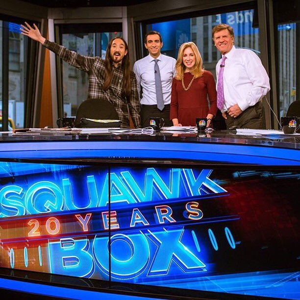 Life in the #squawkbox @msnbc #nyc https://t.co/MRxoE29NDs