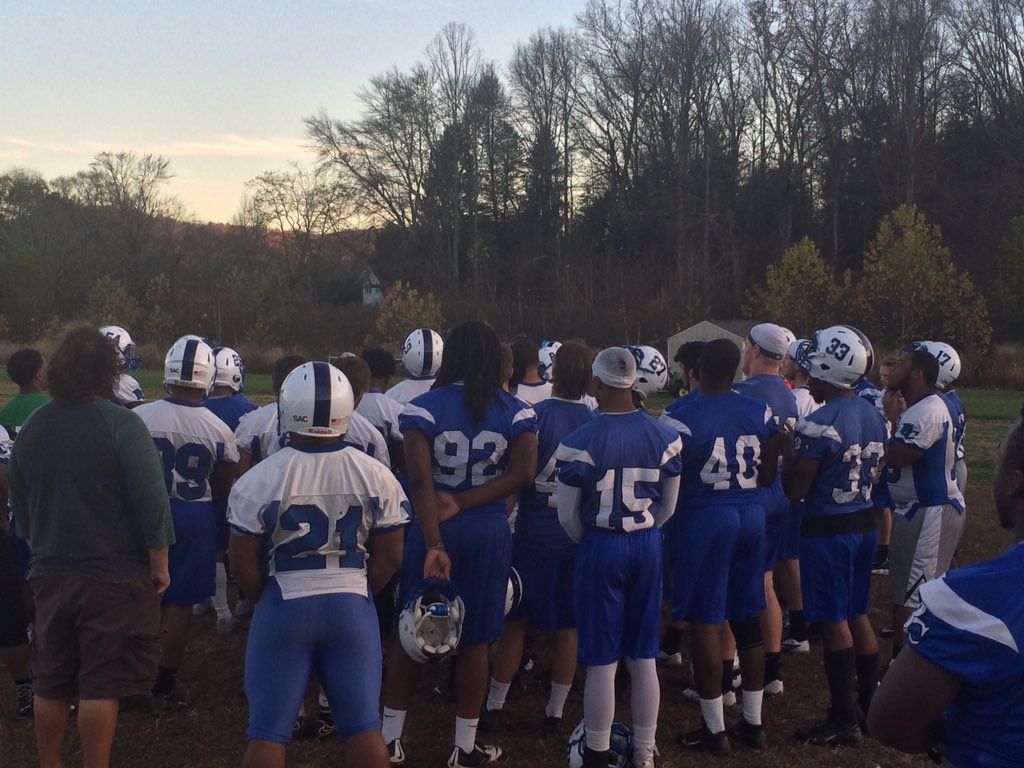 TornadoFball's tweet photo. Here are some moments from the seniors final collegiate practice #thankyou #SeniorDay https://t.co/XYGU7Jdf8U