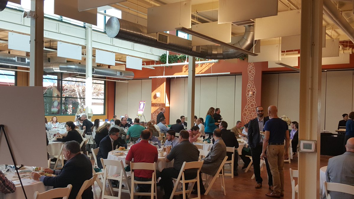 Resilientstudio's tweet image. Great room of people i didnt know i needed to know until today! #googleit #delvalleysummit #teamresilient #business