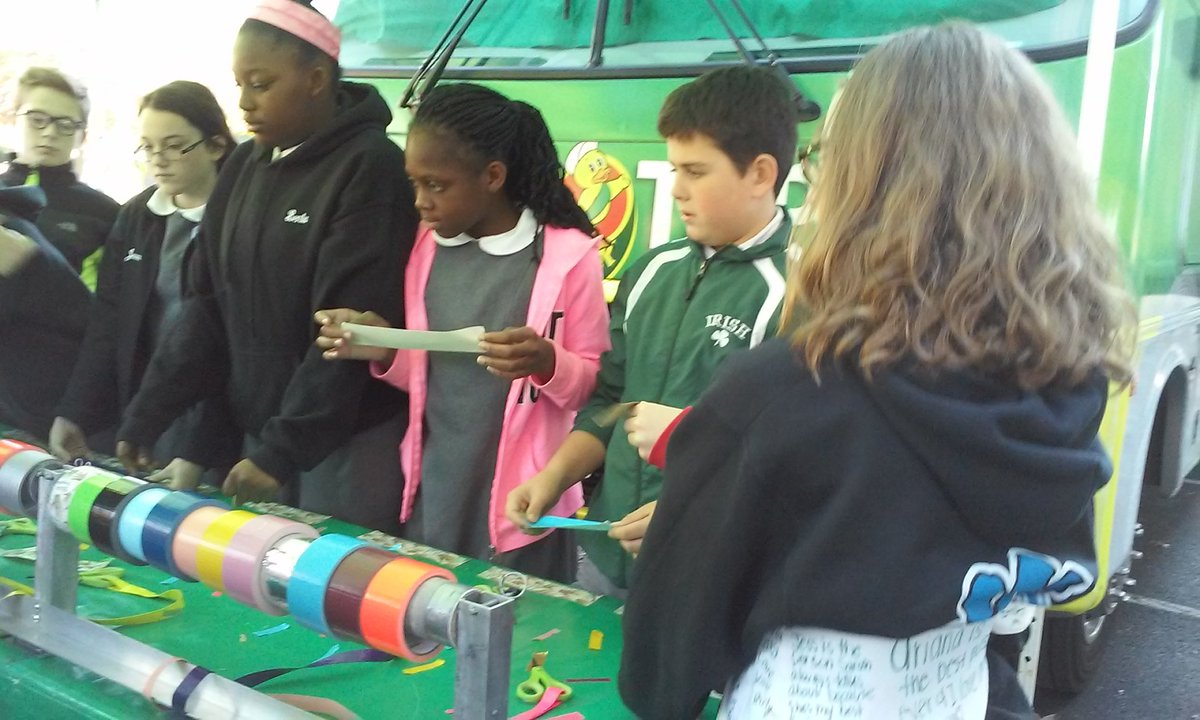 StEugenePrimos's tweet photo. 6th grade is making Duck Tape bracelets by the #duckbus. #SES https://t.co/WwiemZQj0f