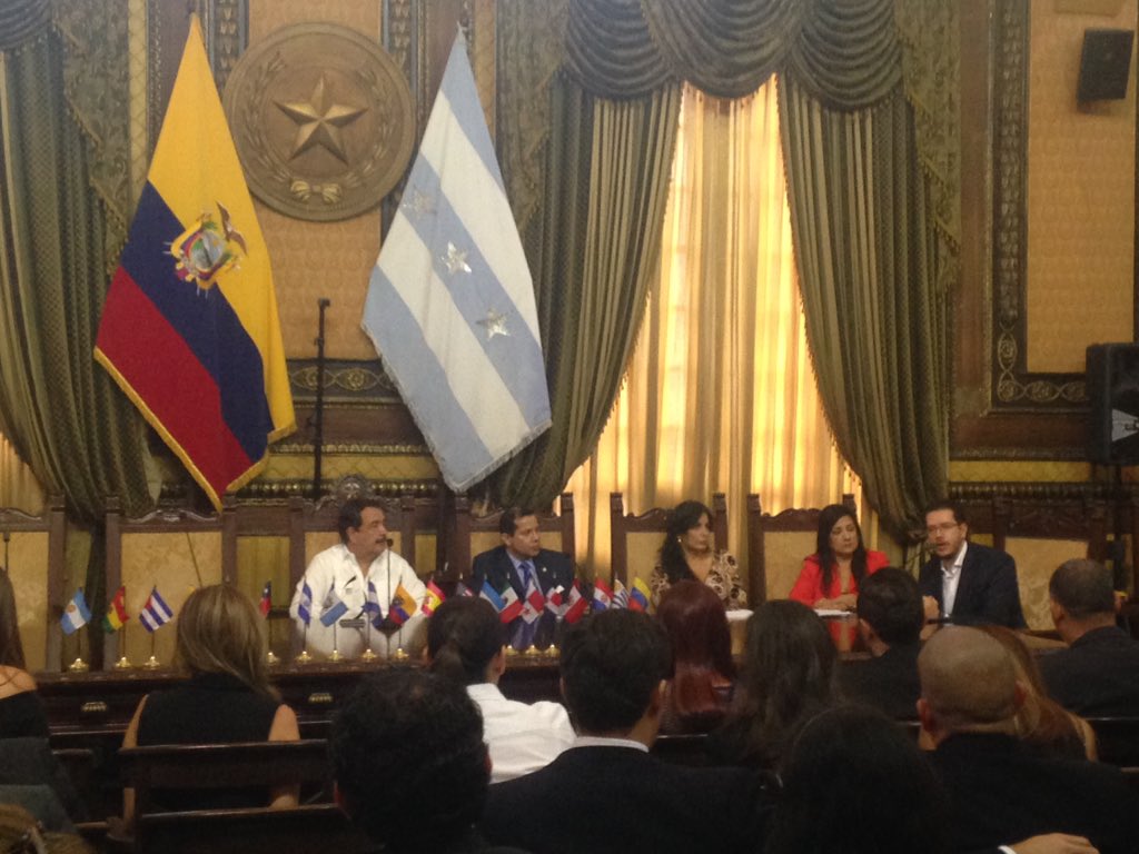 #2PIJGYE2015 espacio d preguntas y respuestas para las periodistas <a href="/tinocotania/">Tania Tinoco</a> <a href="/majosefacoronel/">María Josefa Coronel</a> #guayaquil #Ecuador