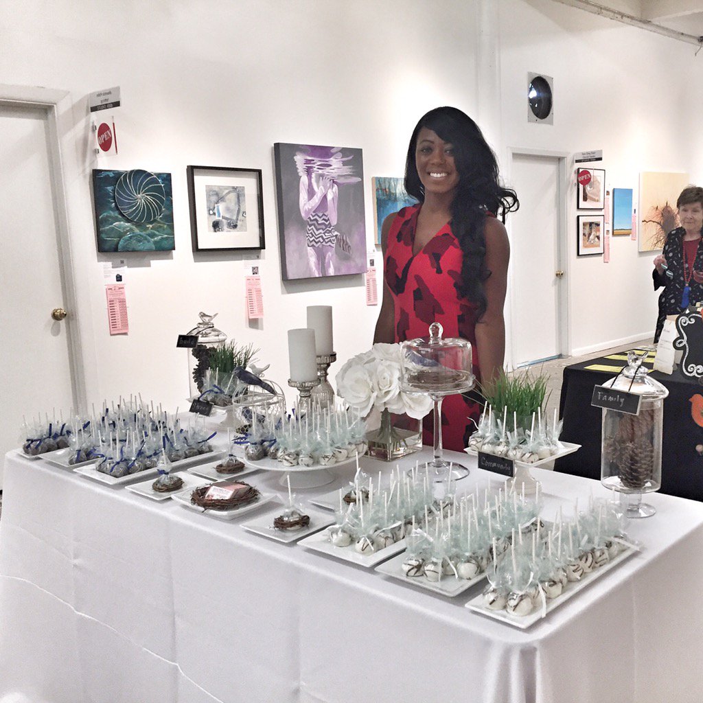 DelectablePIES's tweet image. @DelectablePIES was honored to be apart of Art on the Avenue by @AvenueCDC last night! The event was phenomenal.