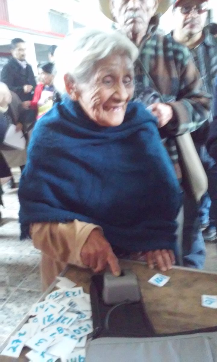 Idalid08111983's tweet photo. @Onesimo_Serrano @ernestopineda51 @MomPaola realizando prueba de vida a los adultos mayores #65y+ en zacualtipan https://t.co/vzemr0Rx5L