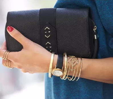 Nolita Crossbody and an arm party...lovely!  #crossbody #armparty #sdstyle #watchstack stelladot.com/sites/apryl