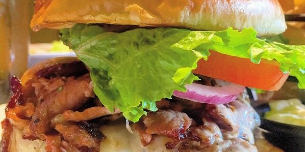 LongHornSteaks's tweet photo. Au jus? More like aw yeah. #PrimeTimeBurger π·: @_williebrown #LHFanFaves #LongHornSteakhouse https://t.co/XtnQXN4E6s
