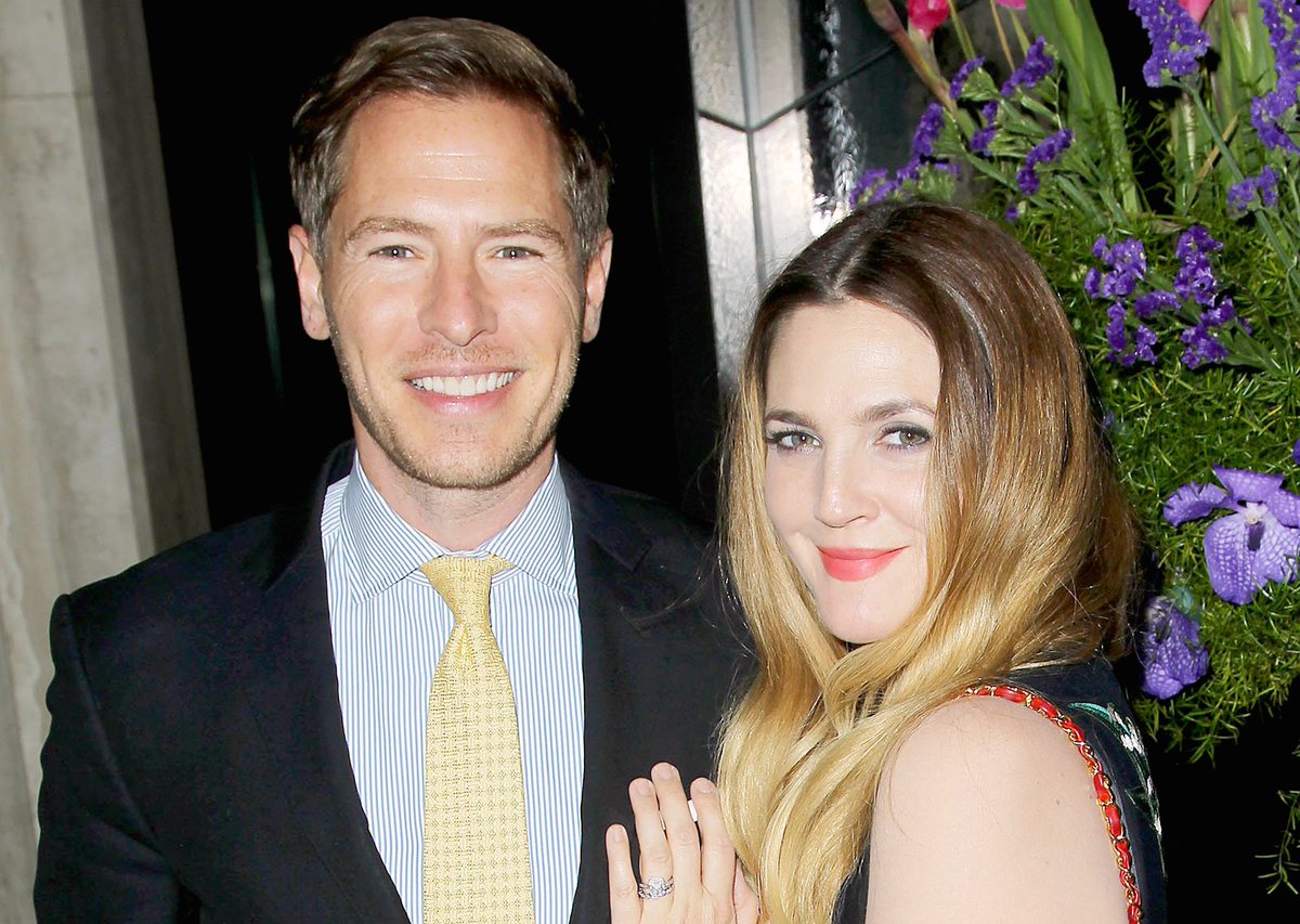 usweekly's tweet photo. Exclusive: Drew Barrymore opens up about her marriage and her kids! https://t.co/m0JK4lFXXI https://t.co/oxdGG0l03Y
