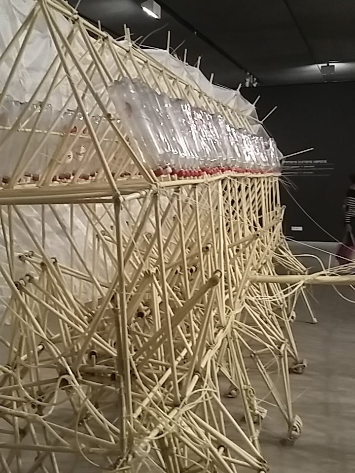 cafe_comics's tweet photo. #Strandbeest in #madrid by #jansen amazing stuff! https://t.co/IfzsYg4Emj