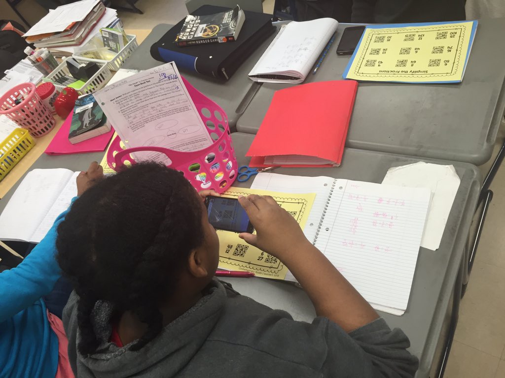 ems6stampede's tweet photo. #MsCash #HonorsMathClass #UsingCellPhonesInMath #Eastwood #TCSLearns #6thGrade https://t.co/AP8JYF9MTZ