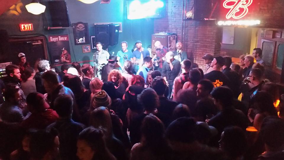 themellotones's tweet image. What a great first night at Bearly's! Amazing sound and people getting down all around. #funkygoodtime