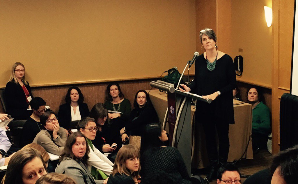 Catalyst_Tweets's tweet photo. Packed house for data analysis party presentation by @EvaluationMaven #eval2015 #participatoryeval https://t.co/X4OdSKNrMJ
