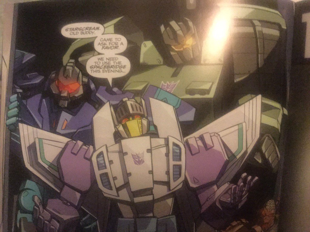 Transfan2's tweet photo. @SaraLePew You did a great job with art like this neat Con scene in #TF46 and I bet you rock the same in #TF47 ^^ https://t.co/342LVxNL74