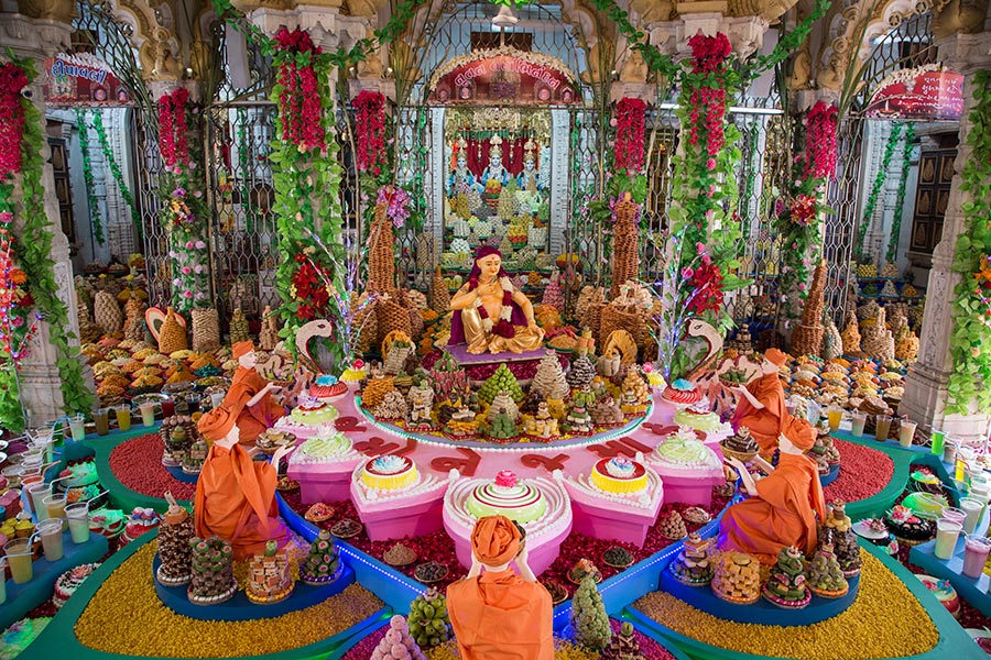 BAPS's tweet image. Annakut Celebrations 2015, India goo.gl/OBCOQA