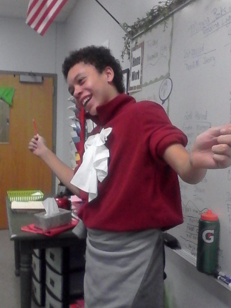 RiceMSBeekmann's tweet photo. Comma caroling in 4th period! https://t.co/dzLPG3Egrt