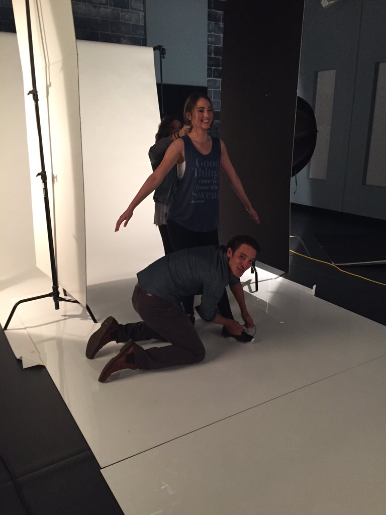 JazzerciseT_D's tweet photo. It's all hands on deck to get that "perfect" shot at our @JazzerciseInc promo tee shoot! https://t.co/RinS6C4Tam