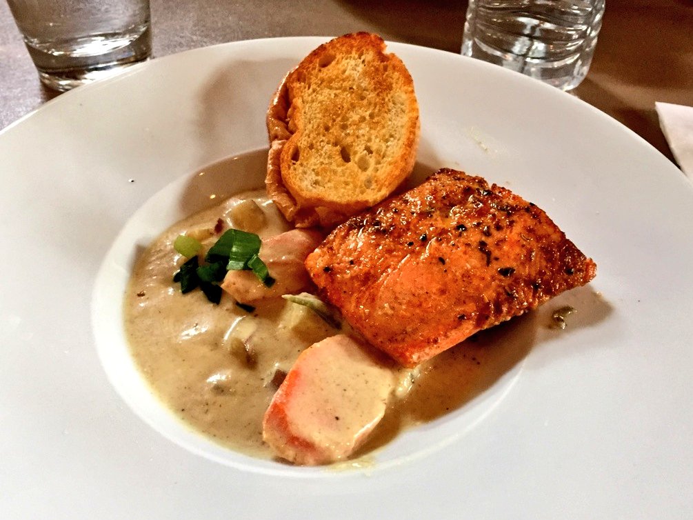 CannonBeachTour's tweet photo. A #delicious #Thai #curry #salmon from #SweetBasils! Get a #taste with #TwoForOne tickets for this afternoon'a tour https://t.co/bsf2RgaHJe