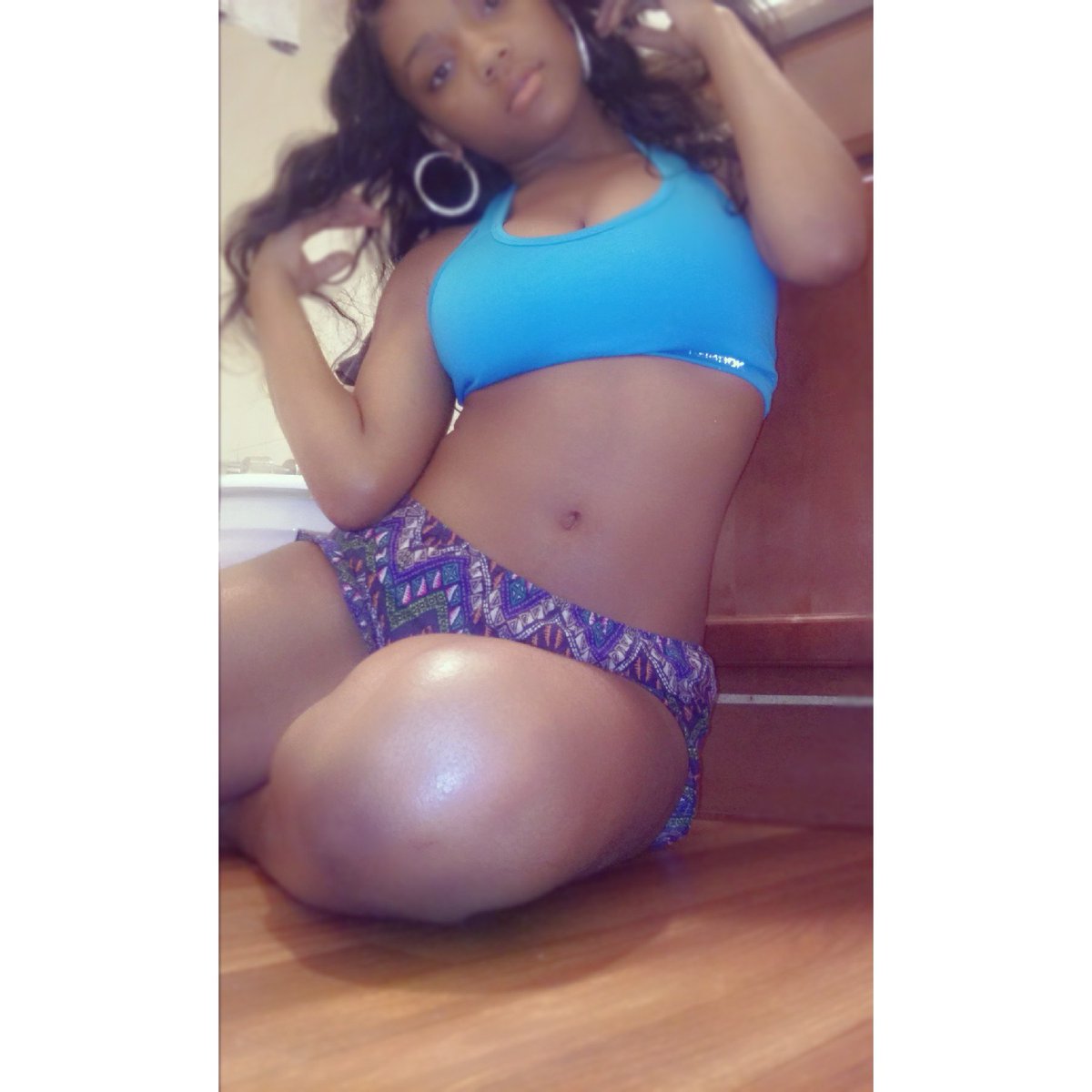 KaaayMilaaa's tweet photo. #FineeGirlFridaay 🔥❤❄ https://t.co/RTQjHJKK8Q