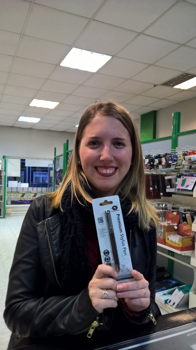 PcBoxCoruna's tweet photo. Nuestra ganadora del #sorteo del Pendrive stylus Pen de #Conceptronic recogiendo su premio https://t.co/QRGrxXMVWC