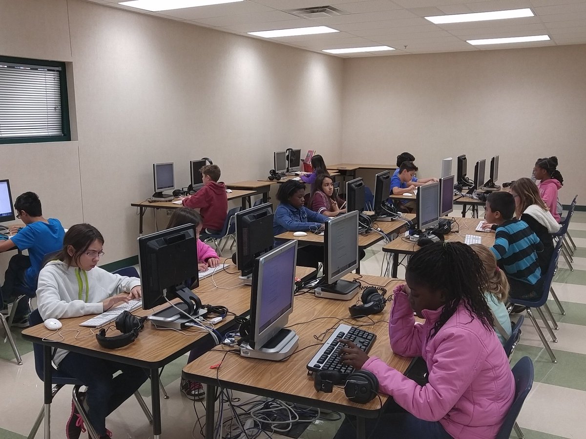 FerlandaW's tweet photo. Students voices matter!! Student surveys at Press! #pressplc @chrisclarkmisd @weemsamy https://t.co/xdzuFLQwfl