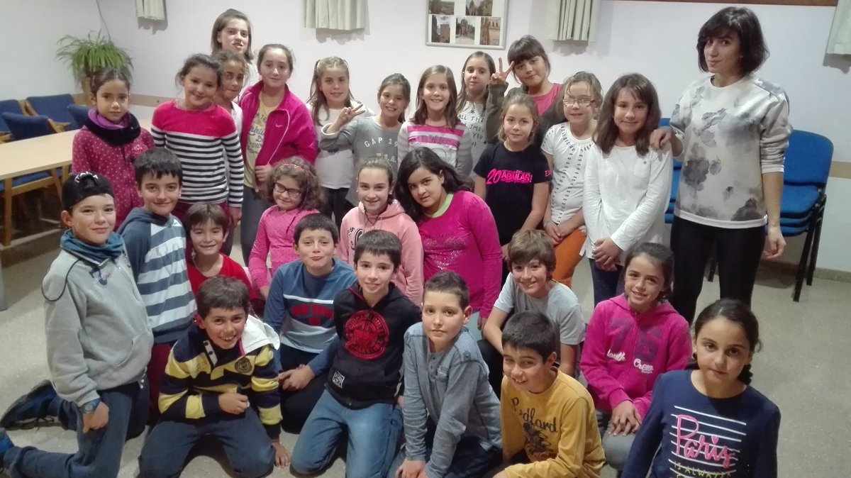 deportesdipusal's tweet photo. El grupo del #ProgramaMultiaventura @dipusalamanca en el albergue de #Huerta. Empieza un fin de semana de diversión! https://t.co/YNbebtz6Zx