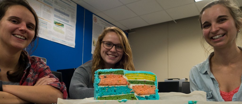 MassGeol's tweet photo. We’re excited for today’s #FridayFault: A very tasty analog model created by student geoscientists at @UmassAmherst https://t.co/xFMRsPwVJb