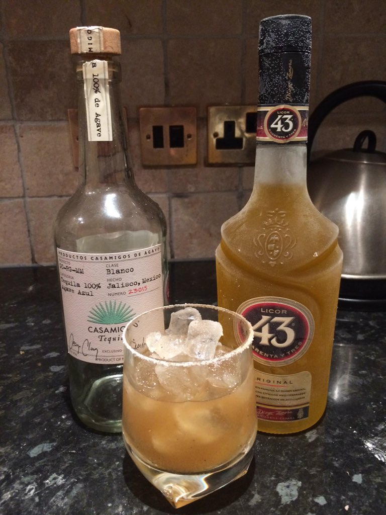CocktailBarman's tweet photo. Grilled lime &amp; pepper margarita happy Friday folks. Made with Casamigos tequila &amp; Licor43
@Licor43UK https://t.co/7Qq11qgLsD