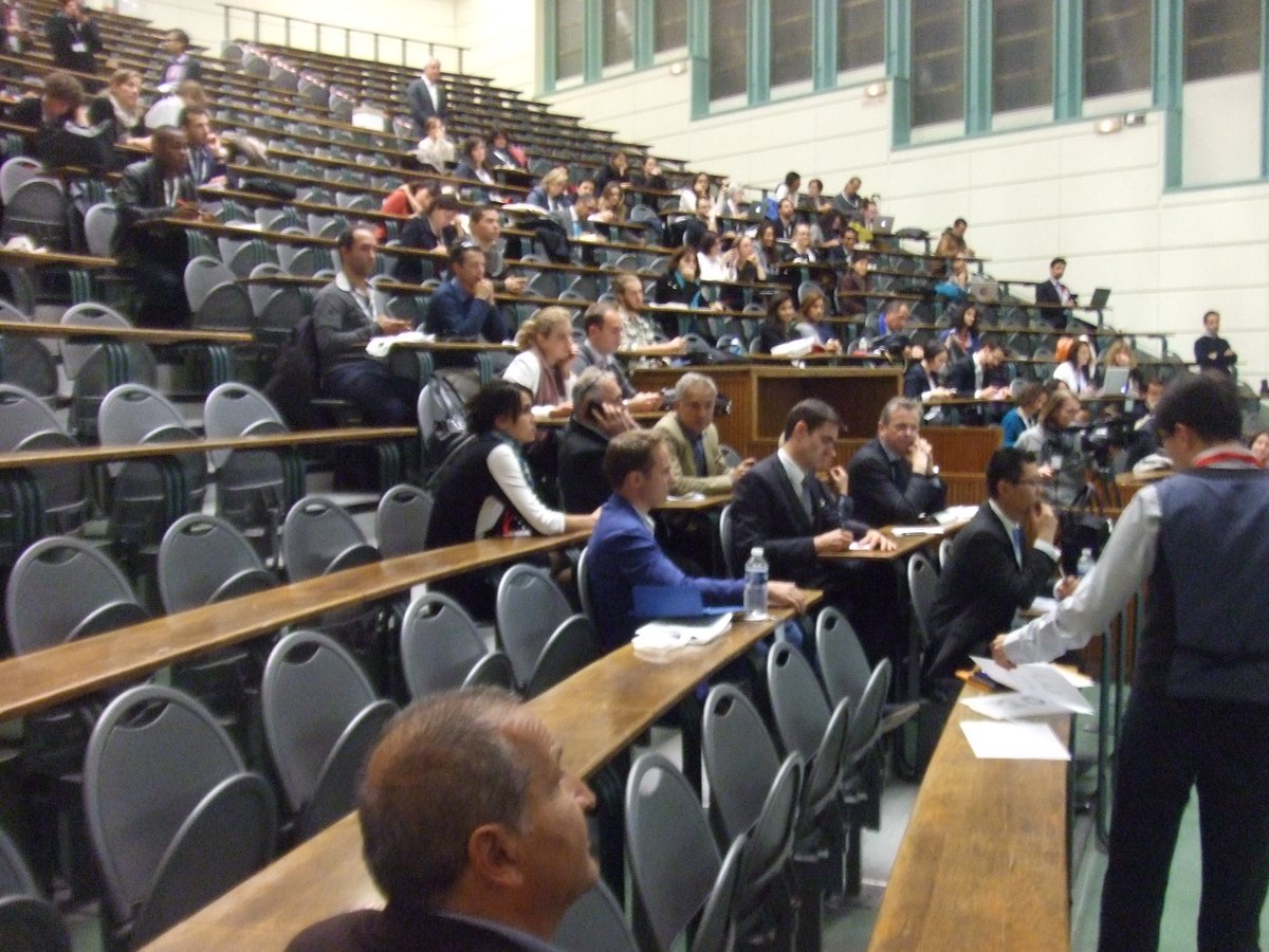 PhDTalent's tweet photo. A #JCFD2015 on voit que l'amphi se remplit de plus en plus à l'approche de la remise du prix de @assodocteurs ! https://t.co/fqiThwcTIC
