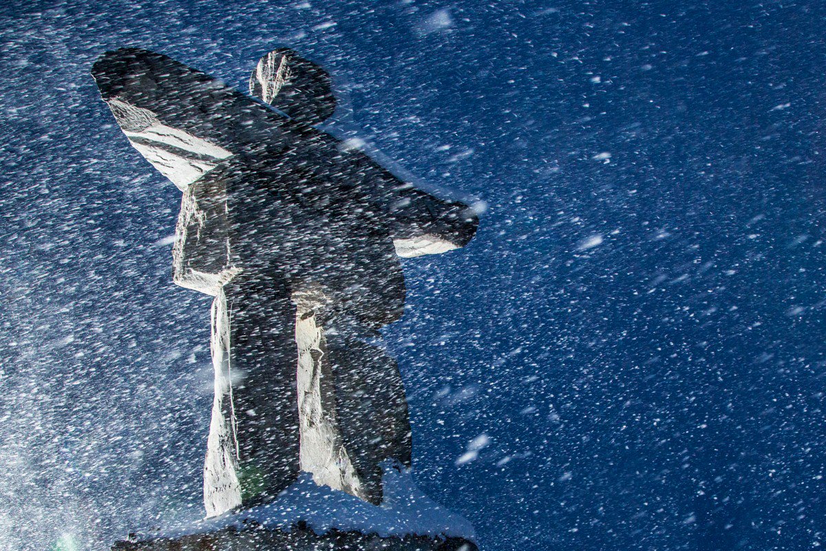 WhistlerBlckcmb's tweet photo. Snow is piling up everywhere, plus more coming!  Opening Day details: https://t.co/HTES0dzRIZ #WBGoBeyond https://t.co/1P54Im86jB