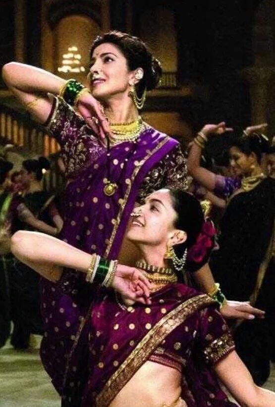 RanveermovieFC's tweet photo. Exclusive:- Deepika Padukone and Priyanka Chopra in song #PINGA and this is the first official look #PingaFirstLook https://t.co/hqMUWRML40