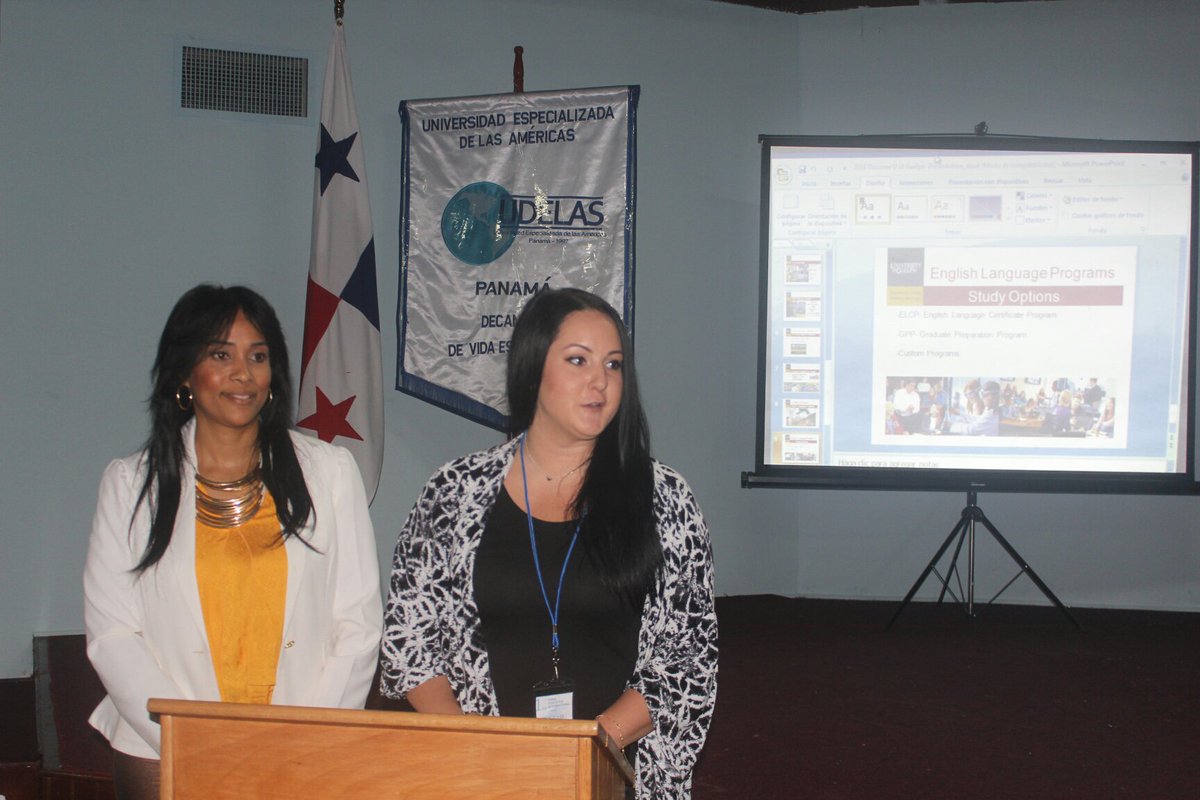 Representante de St.ClairCollege y nuestra Fundadora en Udelas brindando Información a todos los presentes