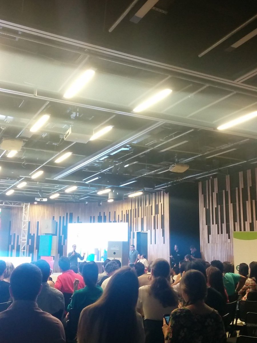SAcademyCO's tweet photo. #SACS el sistema de recolección de basuras más innovador de Colombia #DemoDay https://t.co/Kf7zHFqmqa
