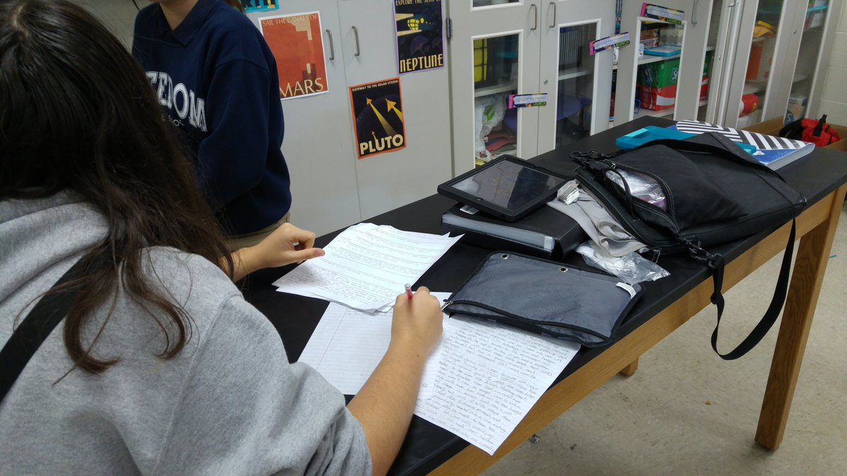 MsSlanker307's tweet photo. #FMS8B working hard to write their essays on genetically modified food! #ScientistsWrite #GMODebate https://t.co/Ejwq5syLof