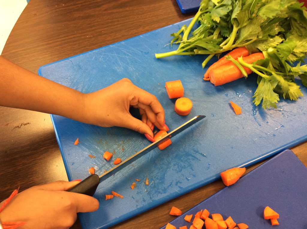 CMSgoesgreen's tweet photo. #Farmtoschool lunch today! Students have been cooking and creating. #sd61learn https://t.co/Z645nd2iC9