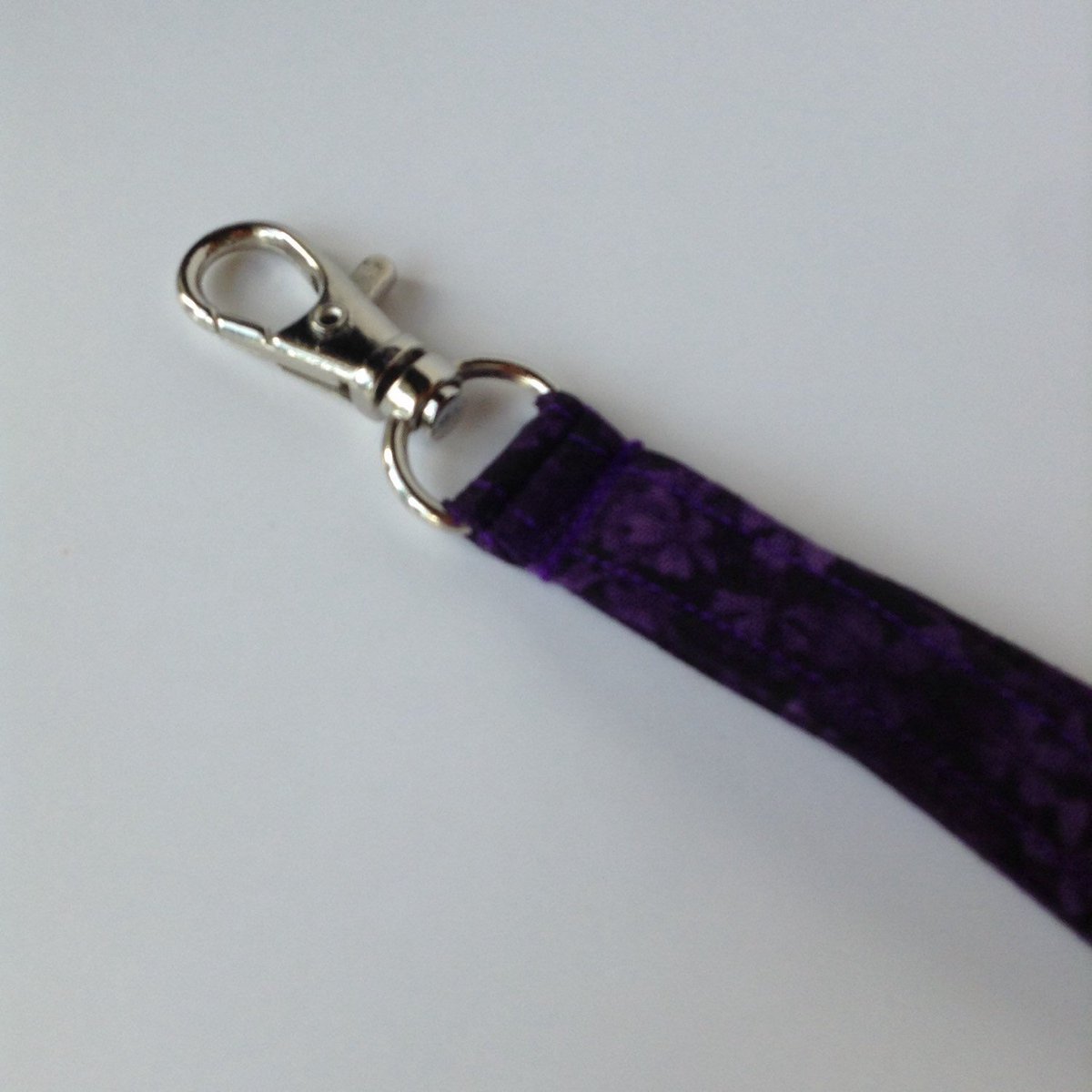 lilfoxdesigns's tweet image. Navy blue key chain wrist strap - wrist strap key fob - cell phone… etsy.com/listing/202502… #Etsymntt #WristletStrap