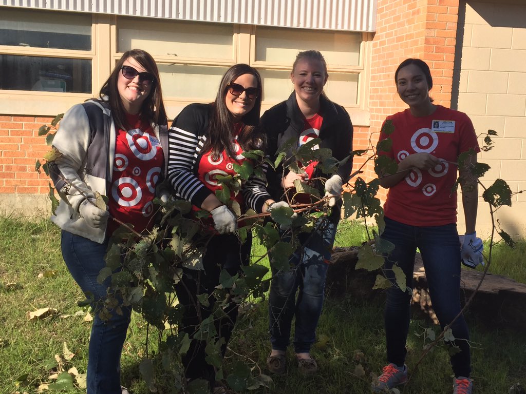 preciousbee33's tweet image. D342 volunteer event!! #communitywellbeing @greg4tgt @RichardKirbyTGT @ConnieDroge @AmandaEllis391