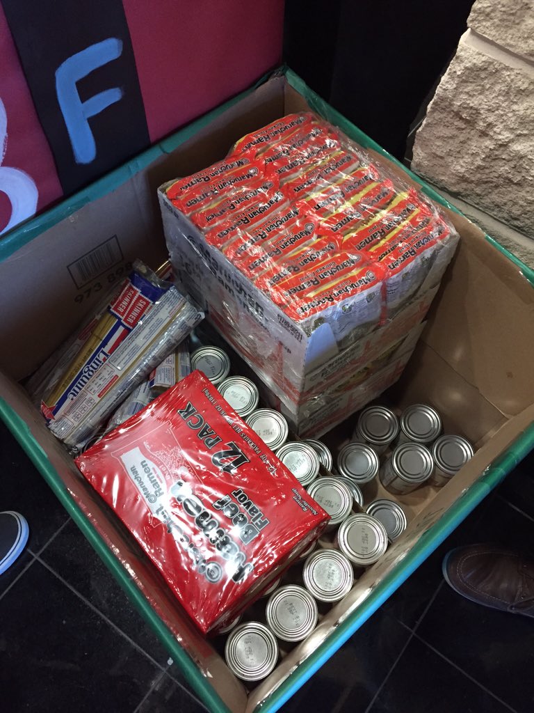 AcademyHSStuco's tweet photo. 4th years are KILLING the can drive bringing in over 170+ cans during today's lunch break alone, great job!!! https://t.co/xqlf2UOhB3