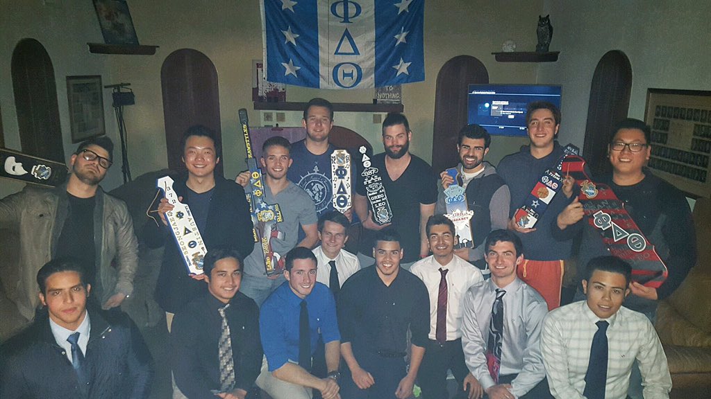 VegasPhiDelts's tweet photo. Awesome night last night. Big bros getting the paddles revealed from lil Bros. #PaddleNight #PTBAP #Ξ¦ΞΞ https://t.co/mM8b4xUa5e