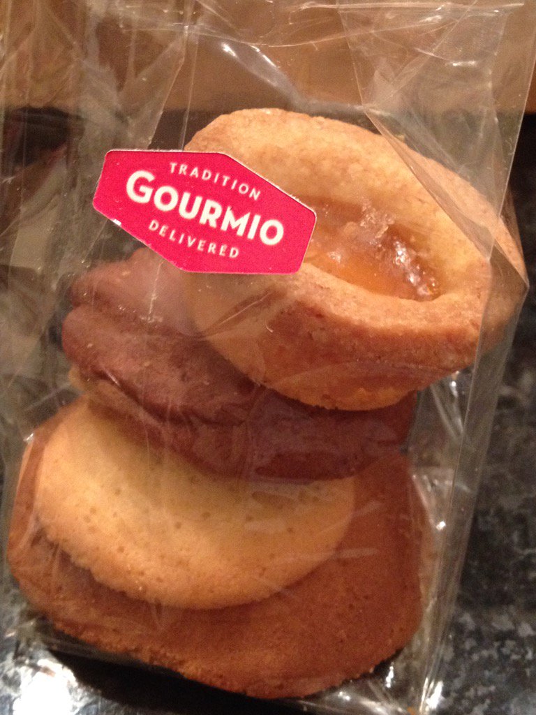 TasteTheMarches's tweet photo. And some surprise Italian biscuits in the box! Thank you @GourmioUK https://t.co/49mEAFClSE
