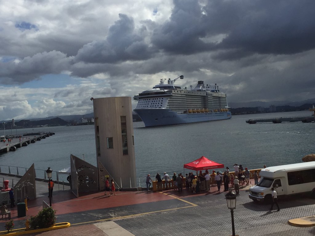 L4Jones's tweet image. #AnthemoftheSeas is docking in Old San Juan. She is beautiful and BIG!
