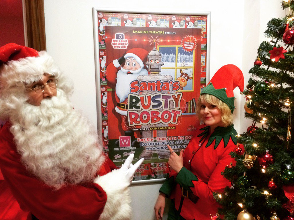 shanrew's tweet image. We had great fun at the Gravesend Christmas parade and light switch on this eve! @TheWoodville #RustyRobot