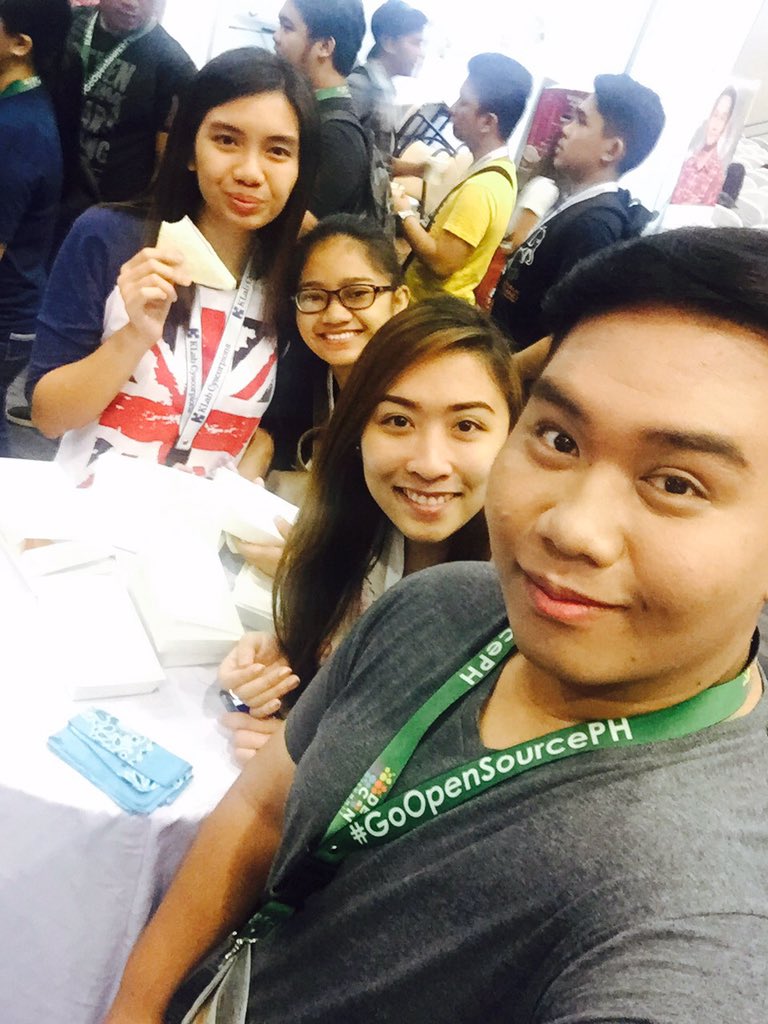 omargoooodness's tweet image. Early birds! 😍 thanks for the sandwhich @DevConPH ❤️ #DevConSummit2015 #GoOpenSourcePH