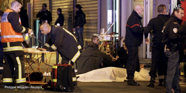 فرنسا: إطلاق نار في عدة مناطق من باريس وانفجار قرب ملعب فرنسا شمالي العاصمة CTu2YuIWIAAsIkh