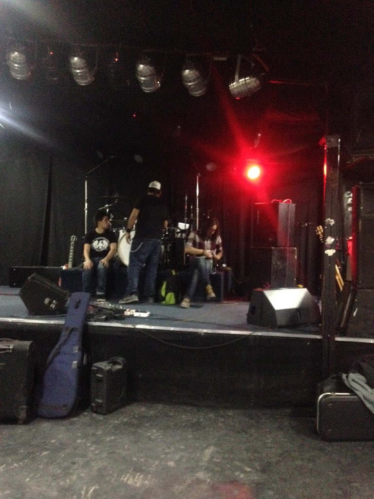 dedocaracol's tweet photo. Preparandonos para el concierto en el @MultiforoAlicia con @DESARMADO  y @LosVenganza acá los esperamos! https://t.co/9Z0PmiaXyg