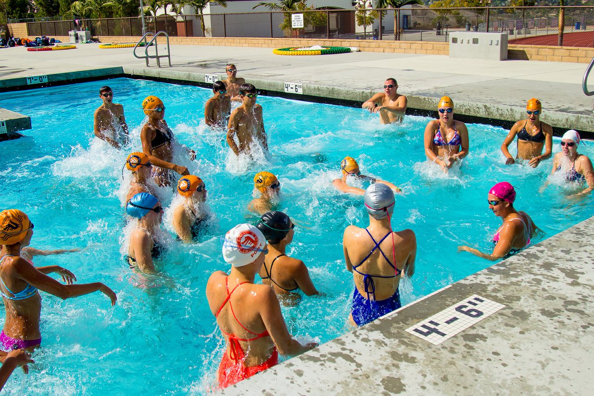 gatorsswim's tweet image. Although it looks like fun and games, a valuable lesson was learned! #quickcatch #breaststroke #soni #olympian