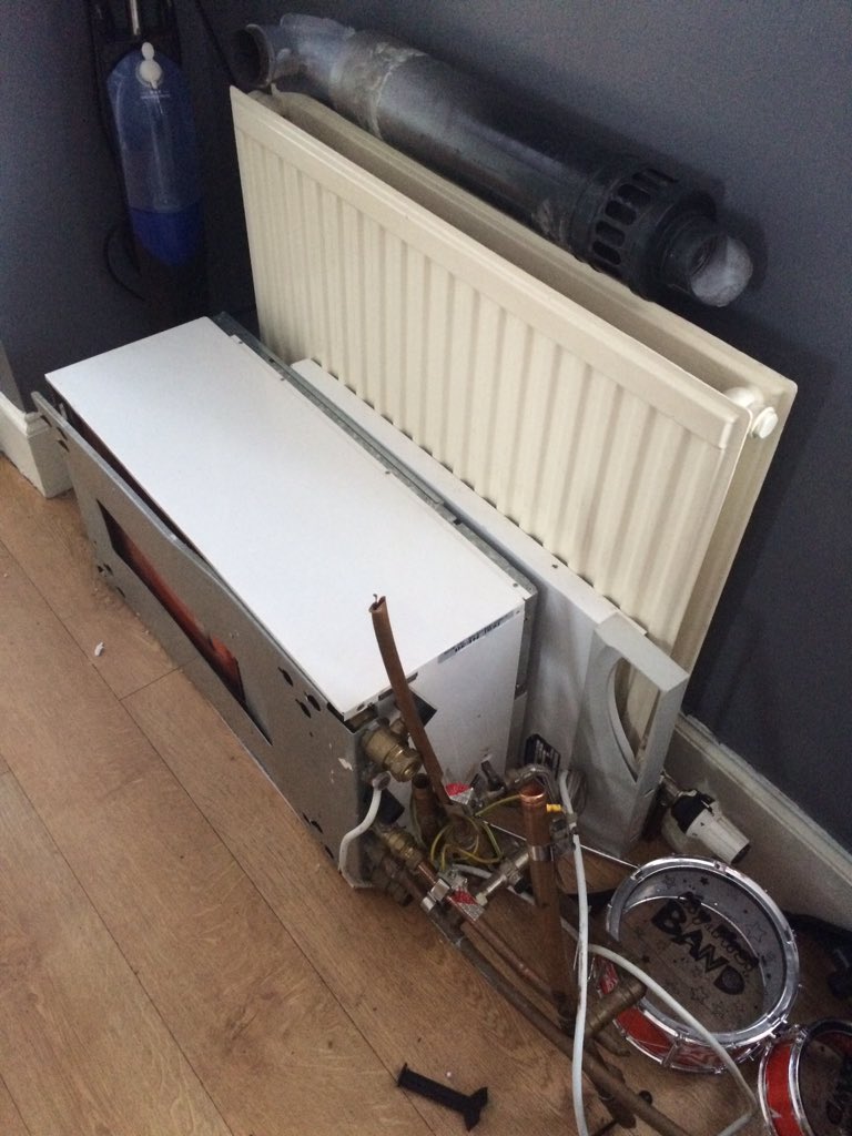 heating_medic's tweet photo. Was asked to replace the customers old boiler with one they would supply , yep this is the one they wanted fitting https://t.co/rAohzfLcYZ