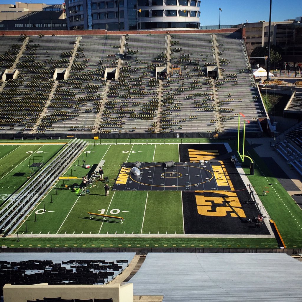 CKAwrestling's tweet photo. #GrappleontheGridiron is live at 12 PM on @BigTenNetwork presented by Cliff Keen. @CowboyWrestling @Hawks_Wrestling https://t.co/HRrboz6bcL