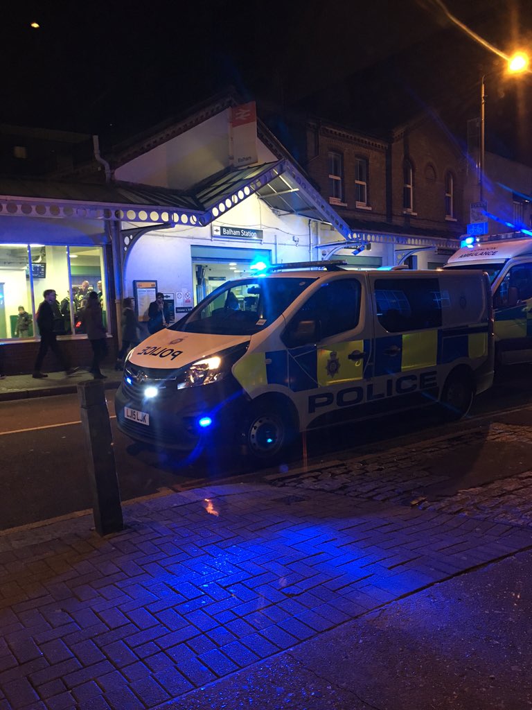 Emery_ChrisE's tweet photo. @metpoliceuk why are 5 police and an ambulance crew needed for 1 drunk guy in a train station #priorities https://t.co/GJnJT8NeV8