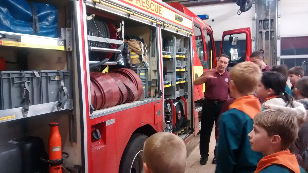 BrothertonScout's tweet photo. Thanks to blue watch at #SelbyFireStation @NorthYorksFire for helping with our #FireSafety activity https://t.co/EC3qjOQJWV