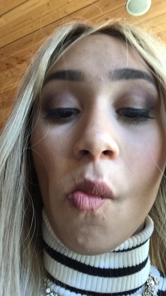 Lily ( Lily_Ann_369) Twitter