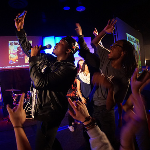 CruHighSchool's tweet photo. Grow in your faith. Make new friends. Listen to great music. Worship God. #CruWinterConference #FastBreakFridays https://t.co/bNrOHYWMZv